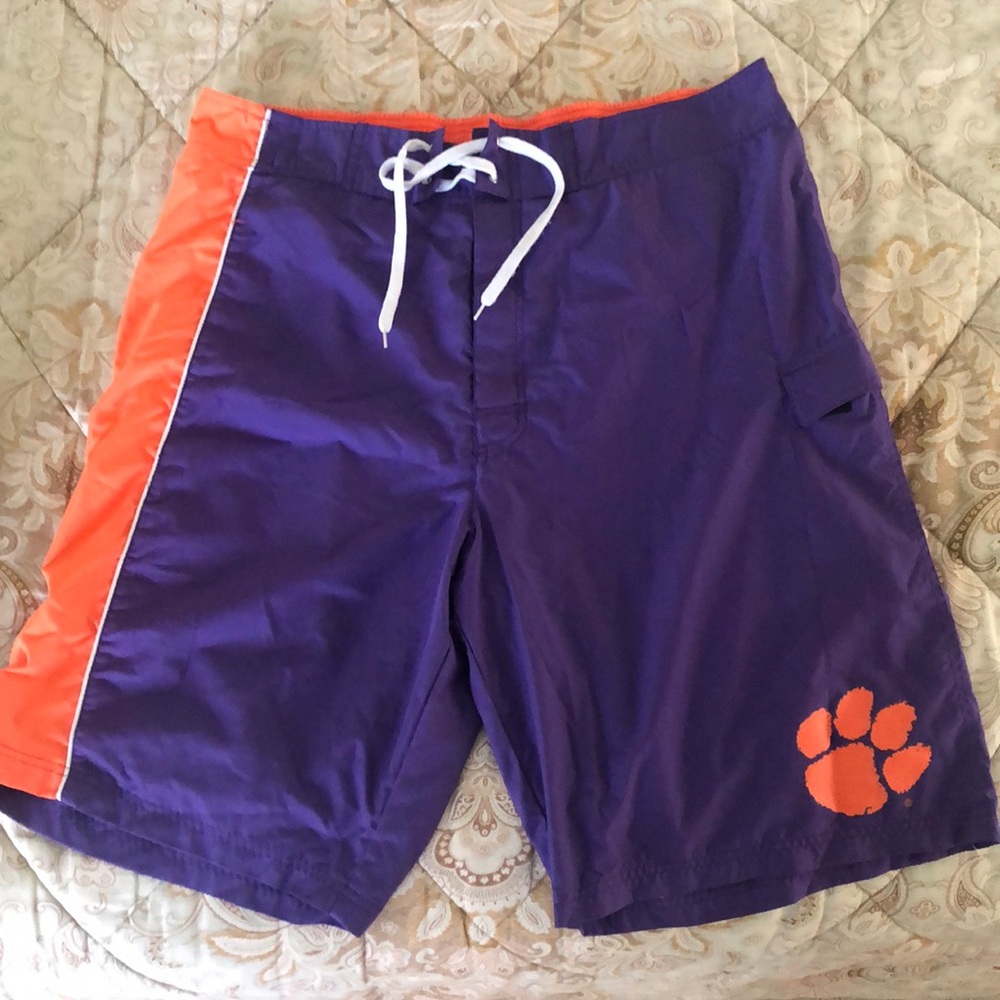 🧡💜 Clemson Tiger men’s swim trunks. Never worn. Excellent condition. Size XXL